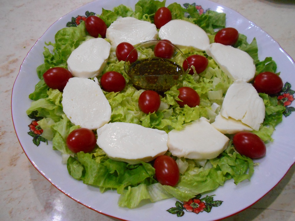 Salata Mozzarella