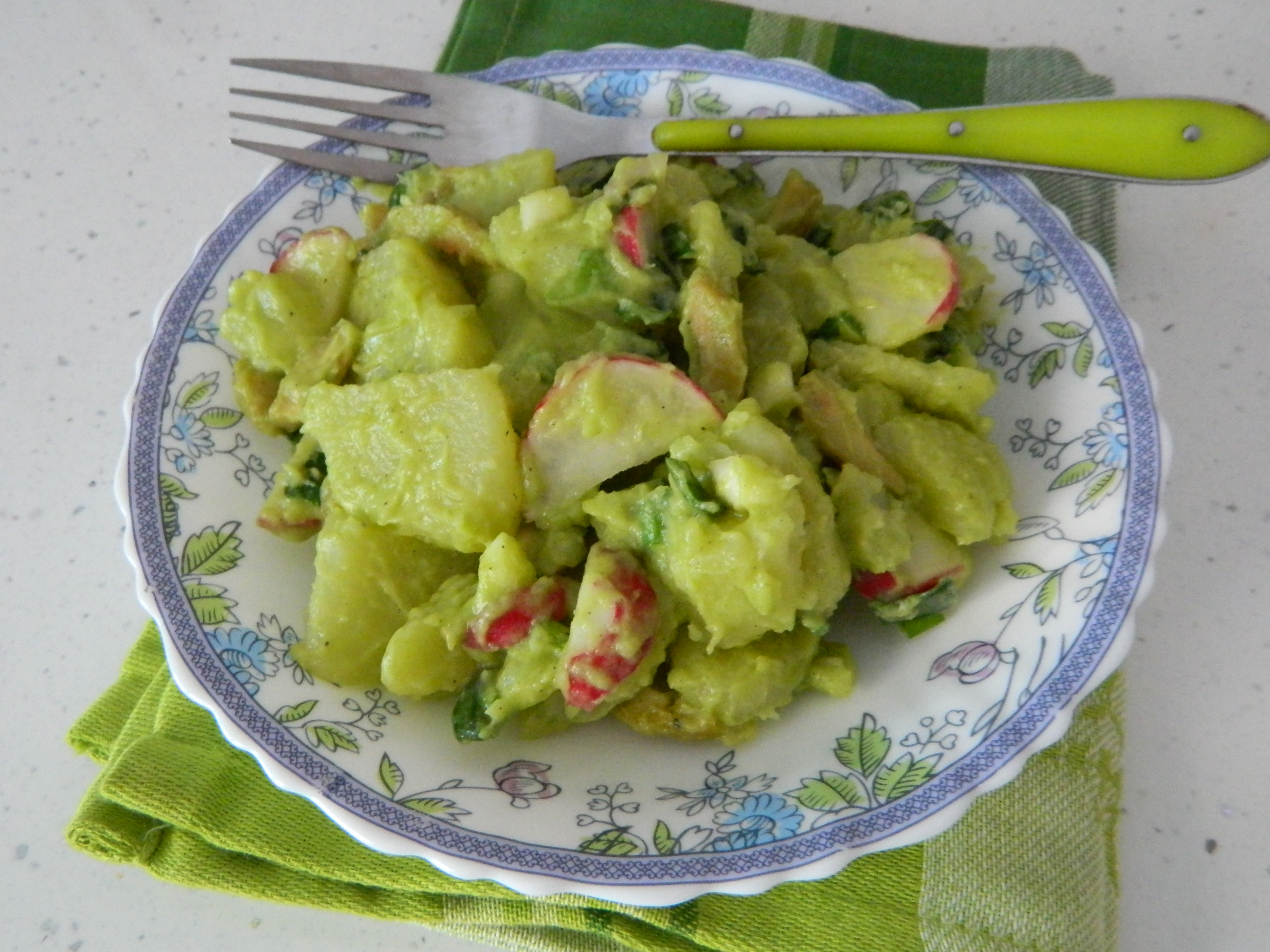 Salata orientala de post cu maioneza din avocado