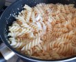 Fusilli cu piept de pui si smantana - Reteta unui preparat gustos si cremos-10