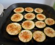 Zucchini la grill, cu ochiuri si sos din iaurt si usturoi-4