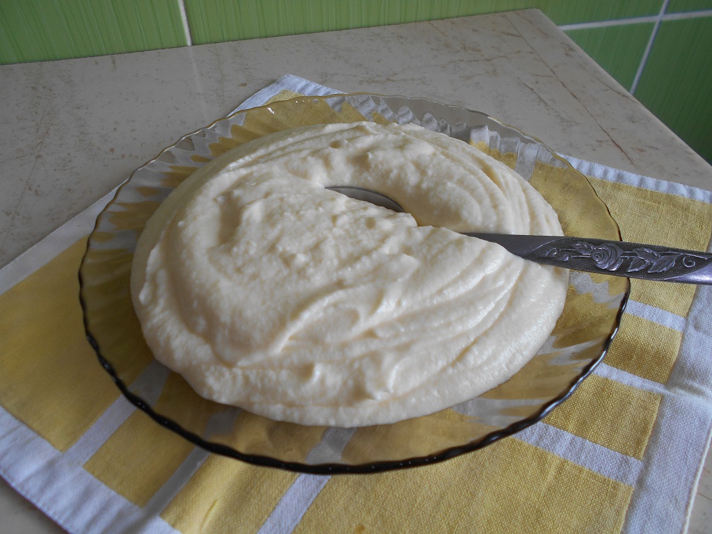 Crema de ciocolata alba, cu mascarpone si unt