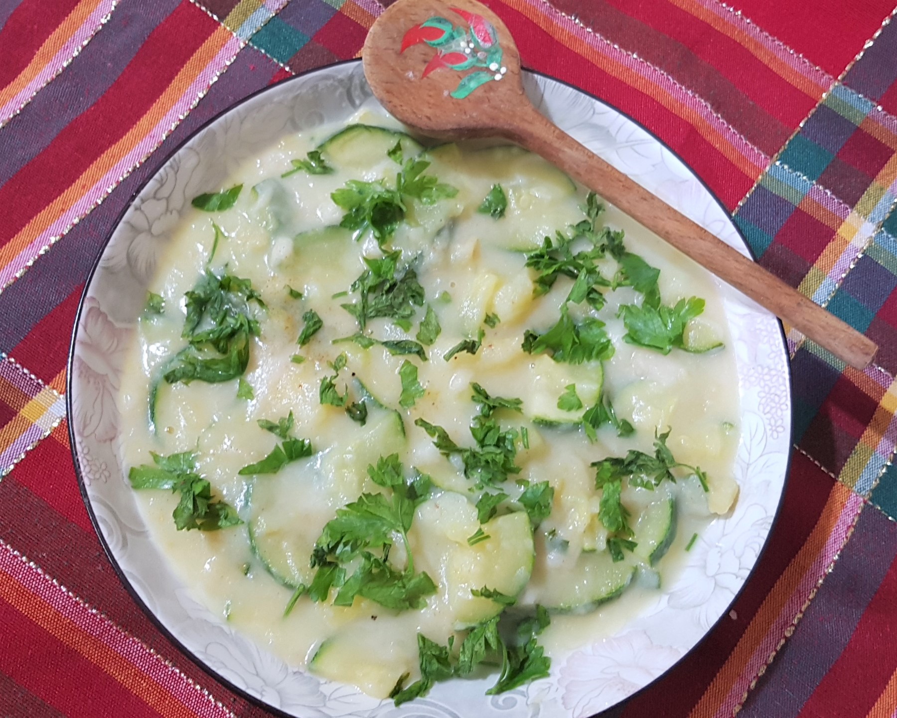 Tocanita de zucchini cu mozzarella