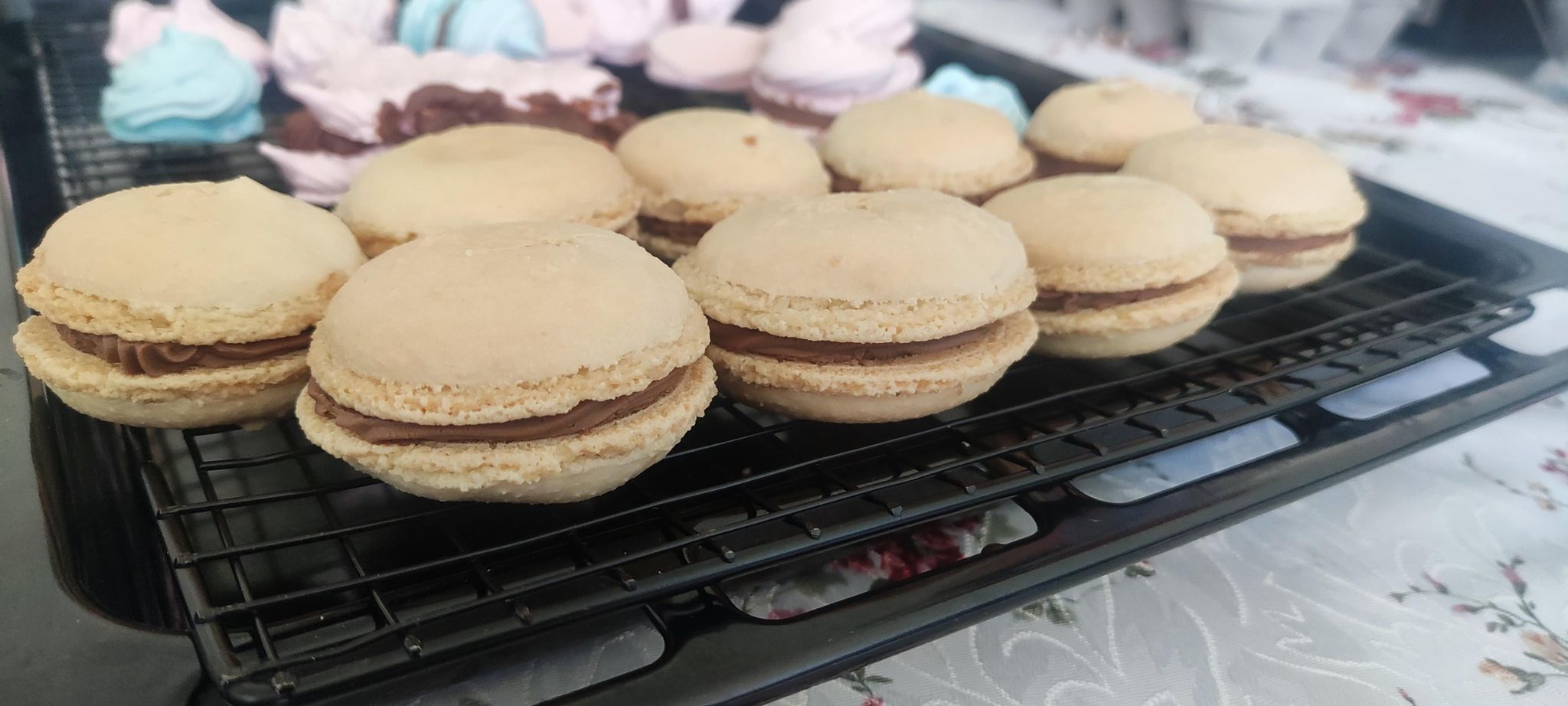 Desert macarons cu ciocolata (reteta nr. 400)