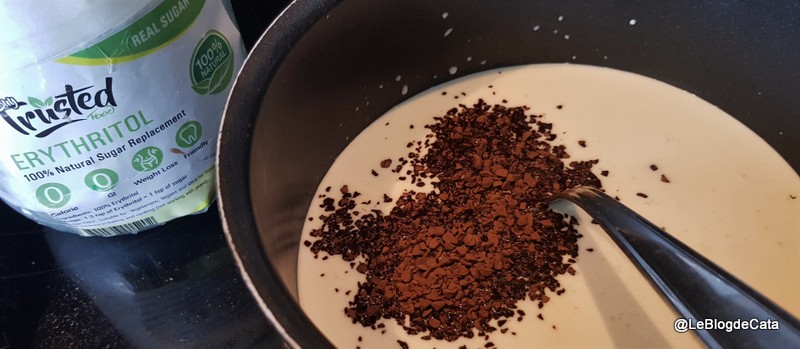 Desert panna cotta cu cafea si ciocolata