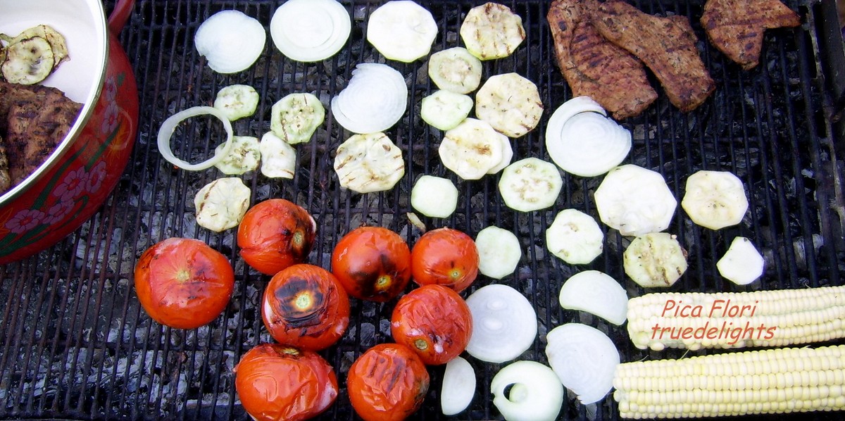 Carne de porc cu legume la gratar