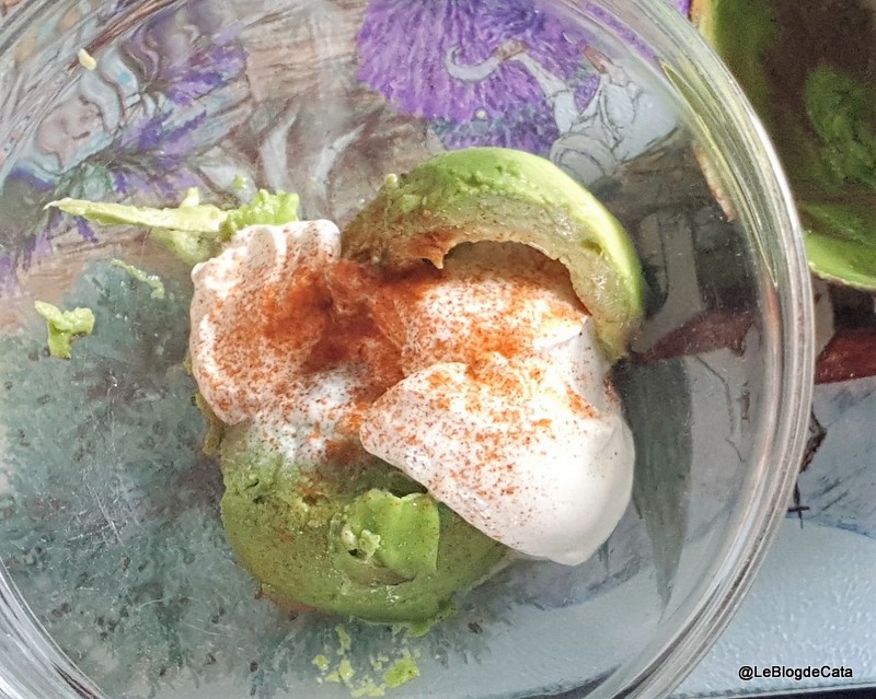 Salata de radacina de telina cu avocado