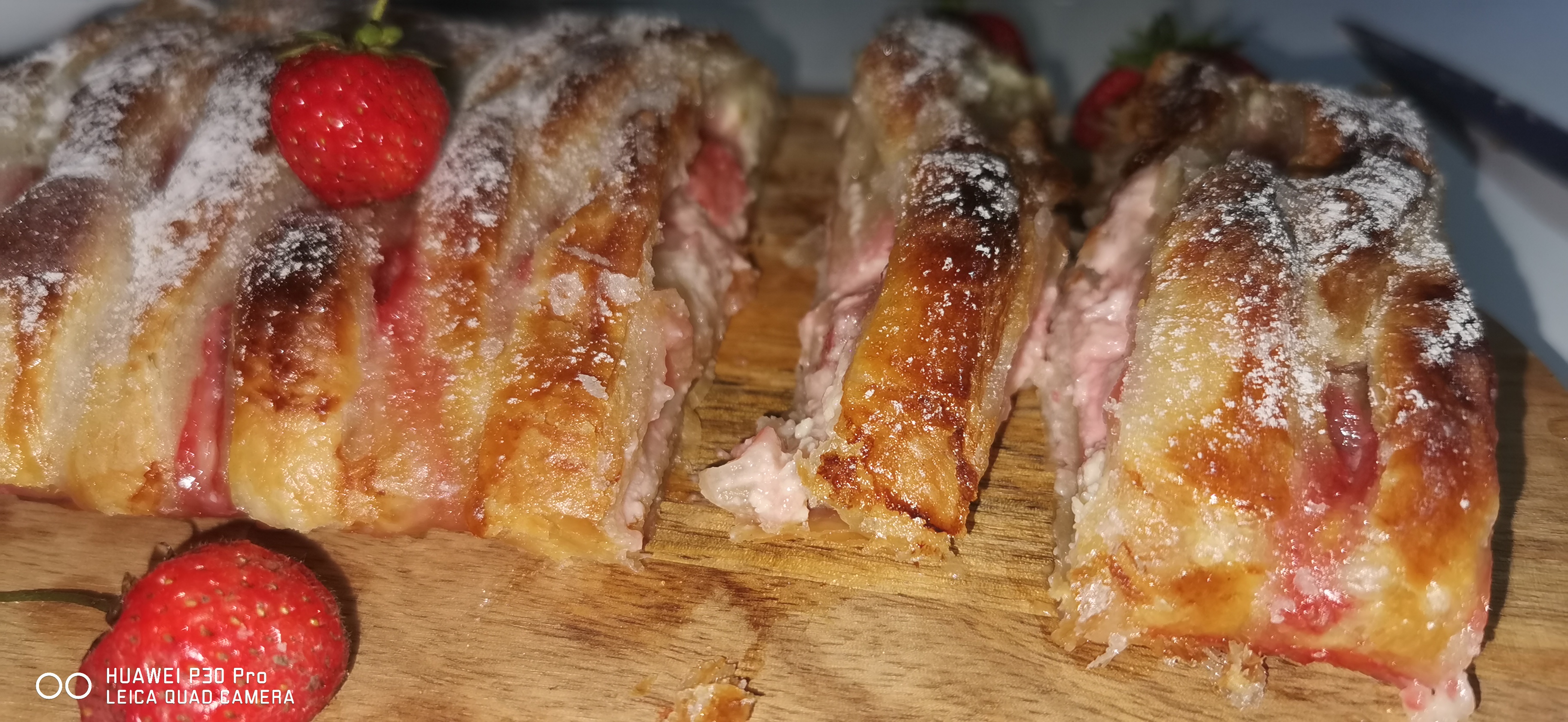 Desert strudel cu crema de branza