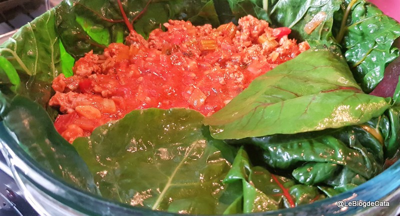 Placinta cu carne si frunze de mangold (swiss chard)