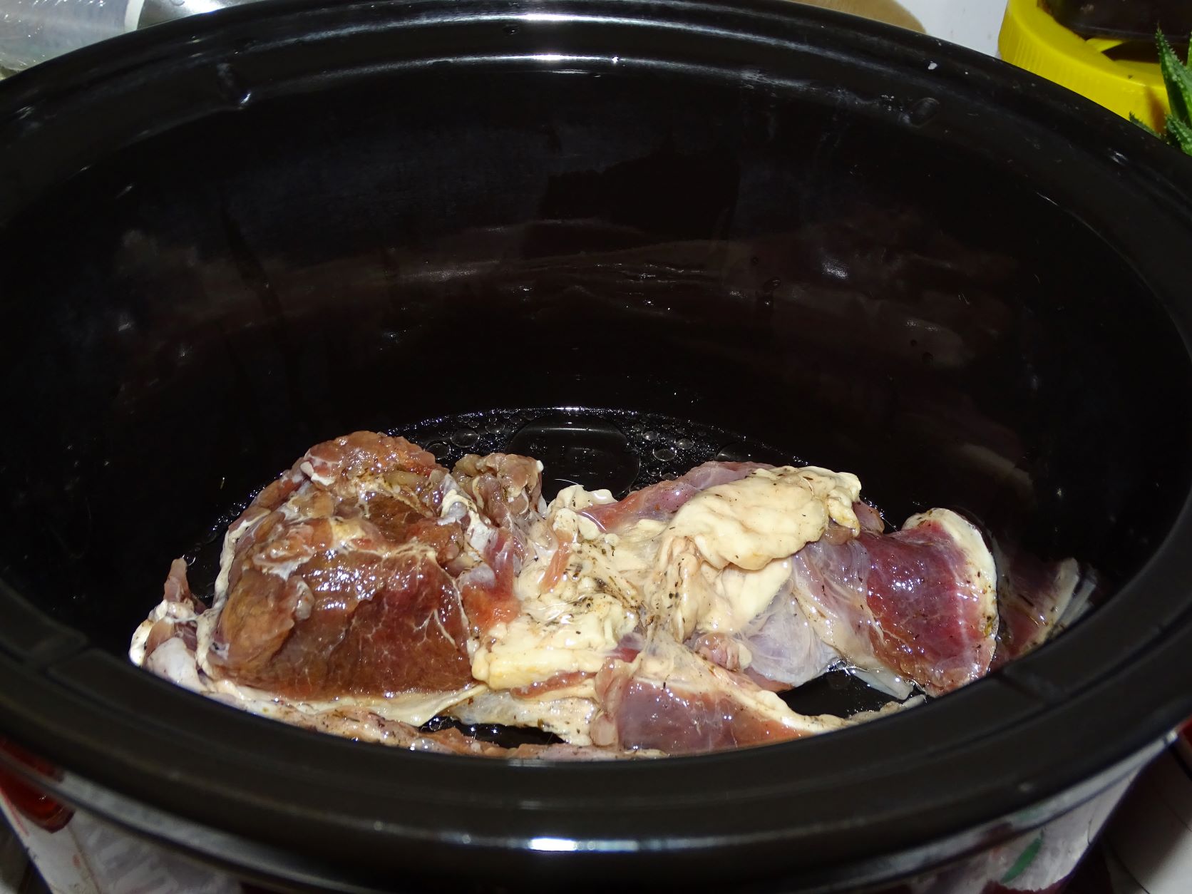 Pastrama de oaie la slow cooker Crock Pot