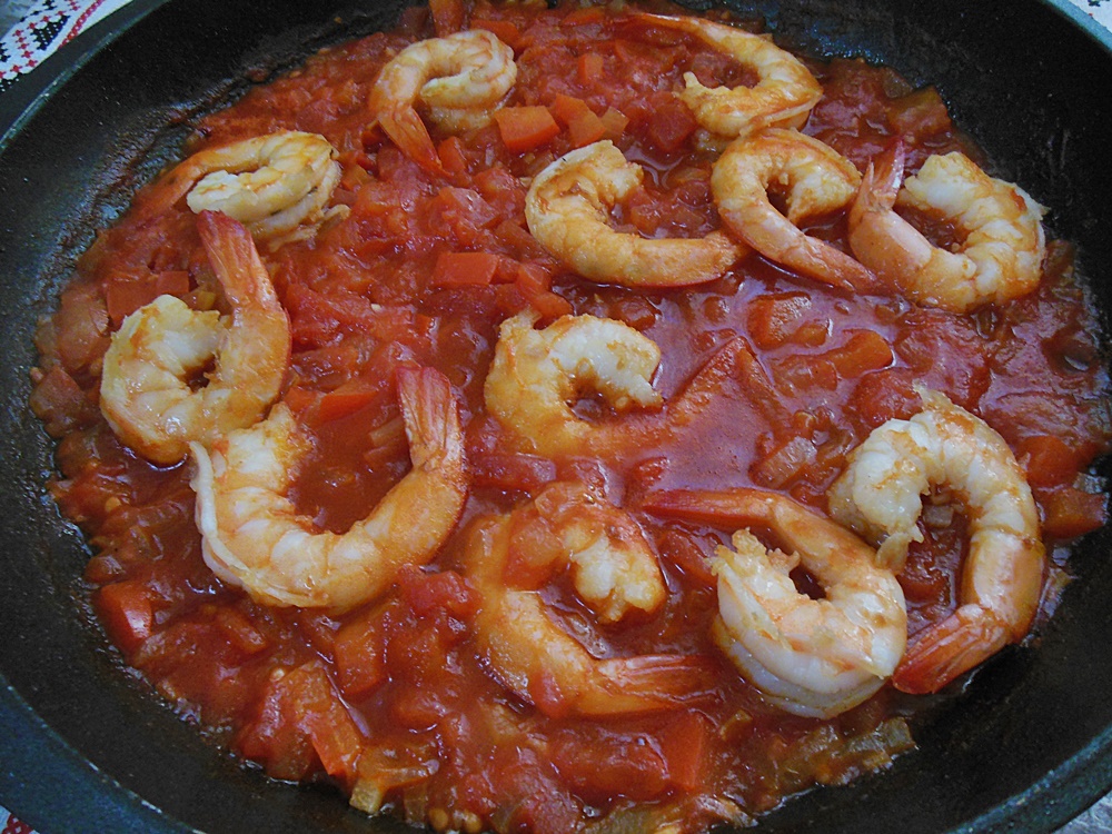 Creveti Saganaki