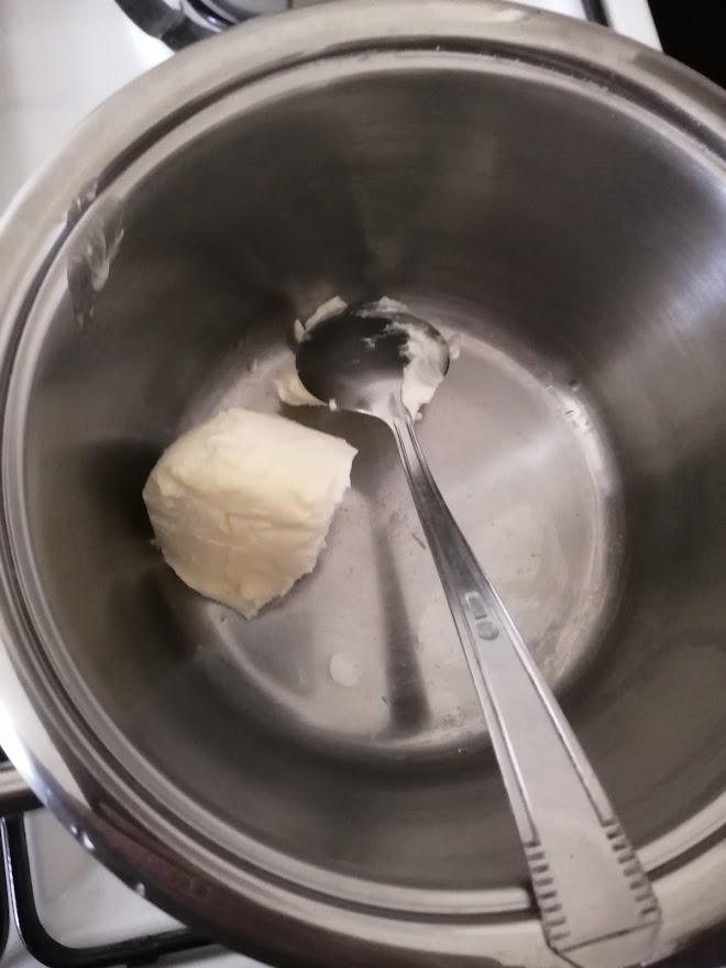 Reteta de piept de pui cu cartofi cu sos de cascaval si smantana