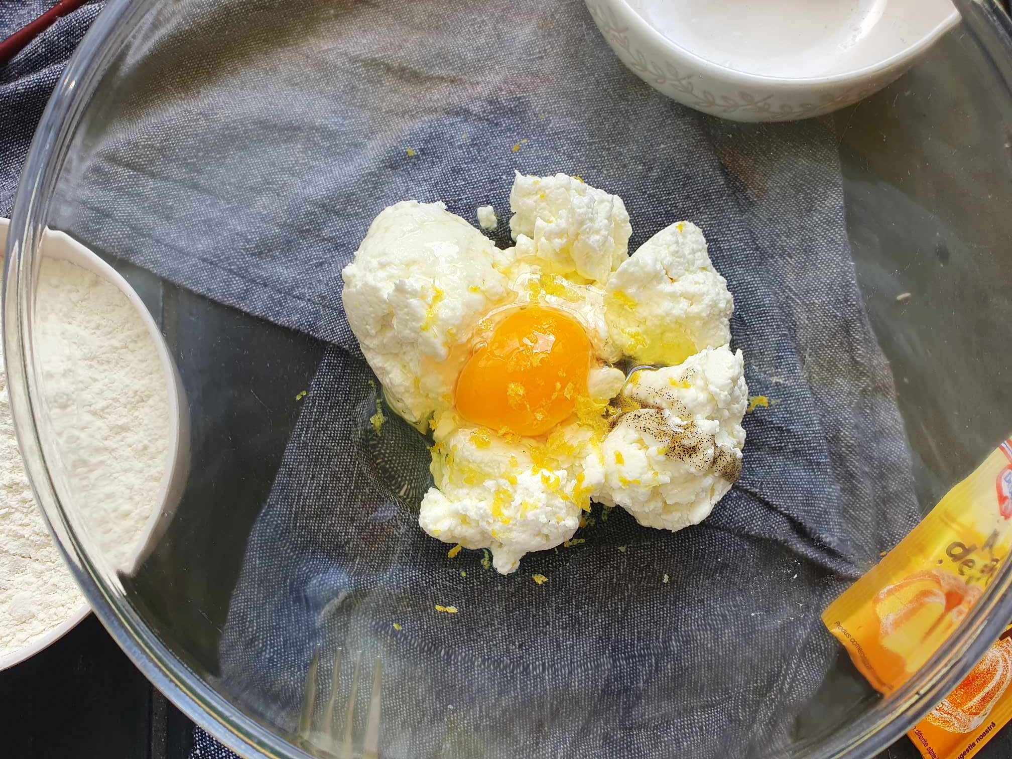 Papanasi cu dulceata, dulcele traditional romanesc