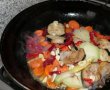 Cotlet si piept de porc cu legume si sos de ardei copt - Reteta gustoasa si satioasa-4