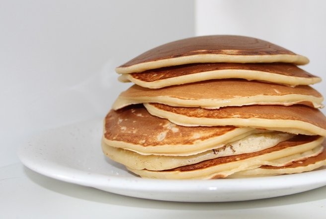 Pancakes pufoase - Reteta simpla de clatite americane