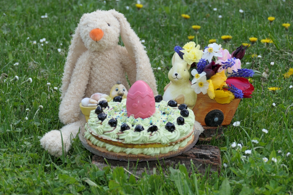 Tort cu crema de fistic - Deliciu fin si aromat