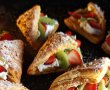 Trigoane cu cremă mascarpone și fructe - Desert rapid și delicios-1