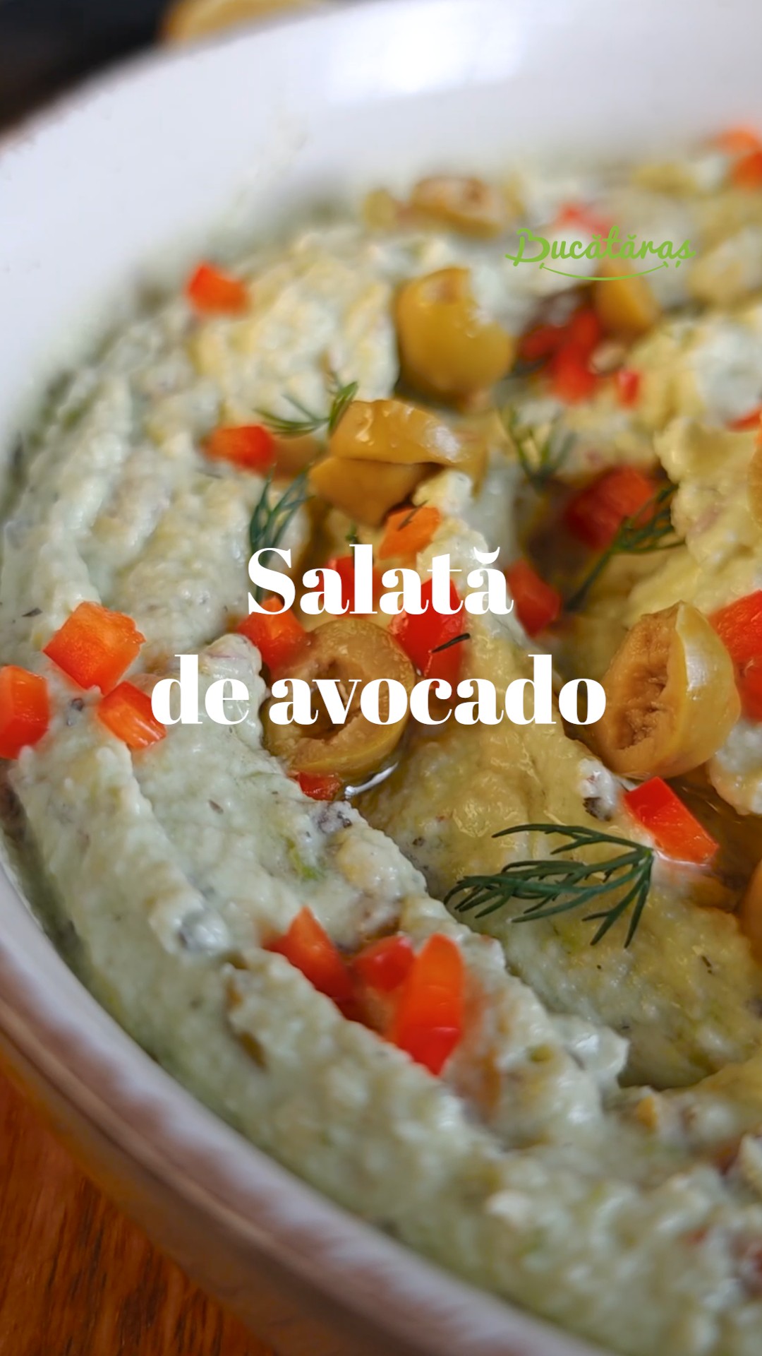 Salată cu avocado - Rețeta savuroasă și ușoară