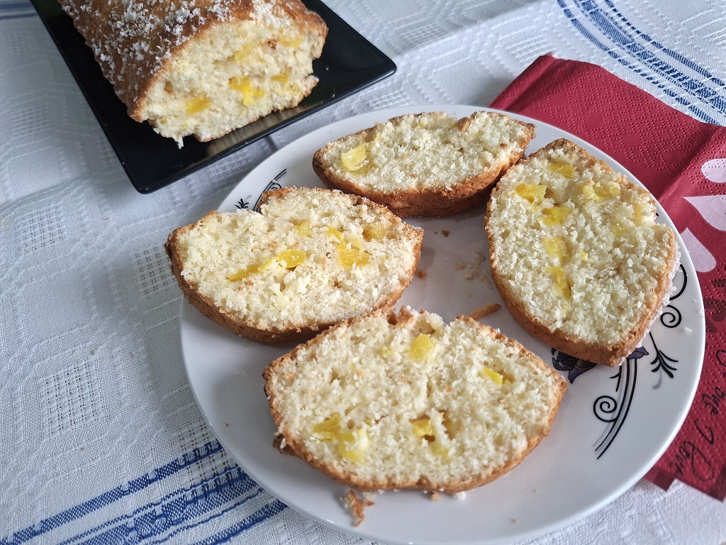 Chec Pina Colada - Pufos, aromat si usor de facut