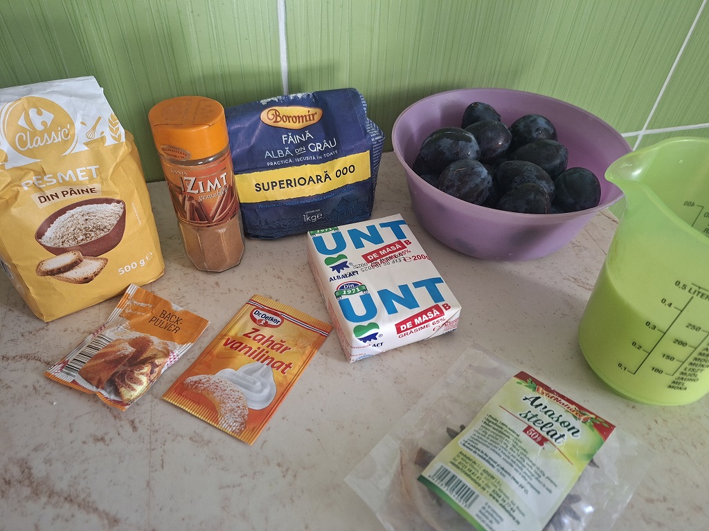 Prăjitura Cobbler cu prune și scorțișoară - Reteta gustoasa si aromata