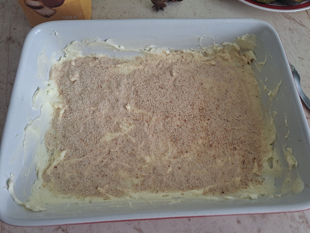 Prăjitura Cobbler cu prune și scorțișoară - Reteta gustoasa si aromata