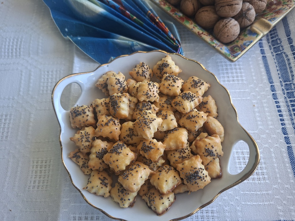 Crackers cu mac - Rețeta gustoasă de casă