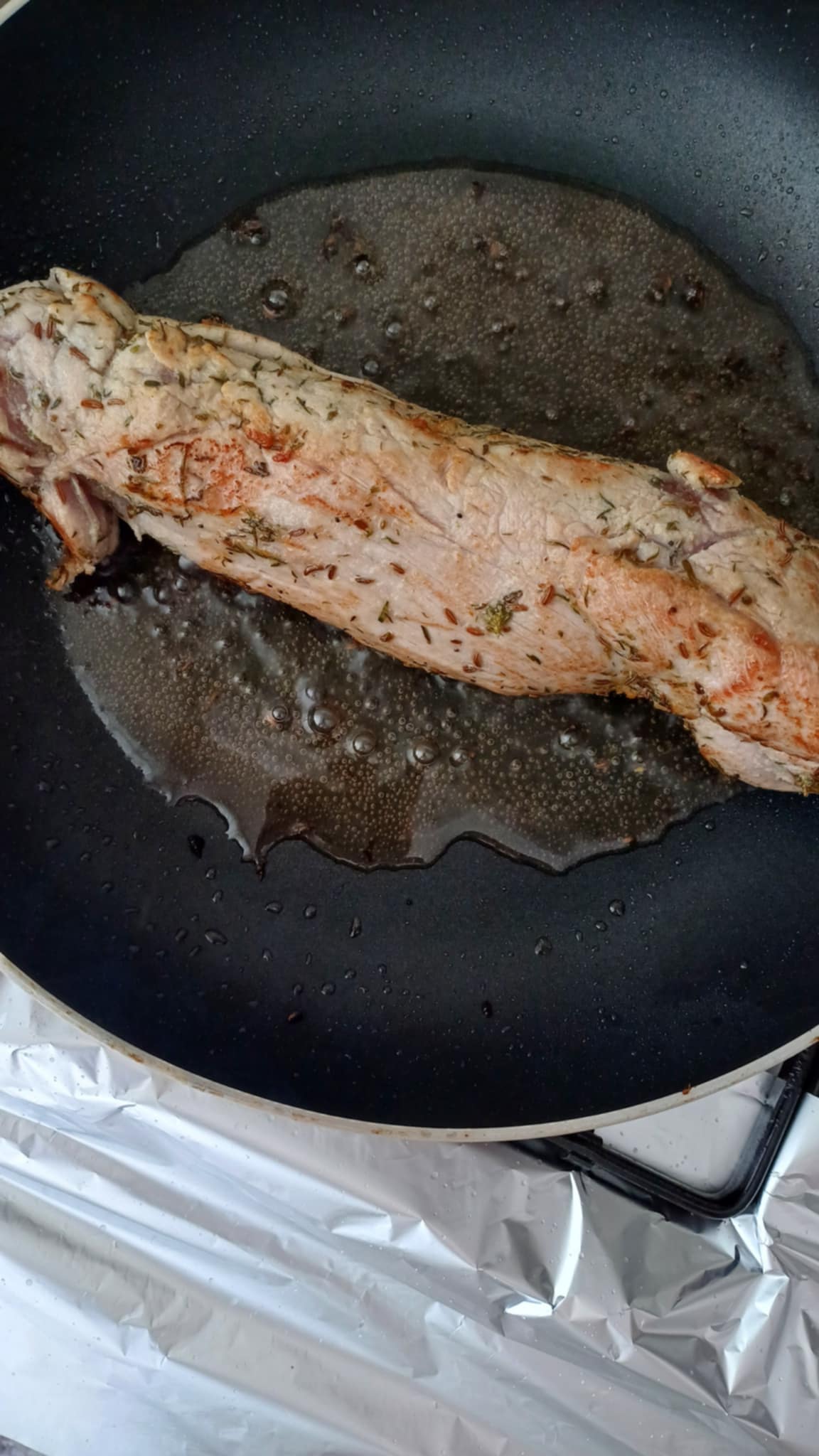 Muschiulet de porc la cuptor, cu sos de smantana