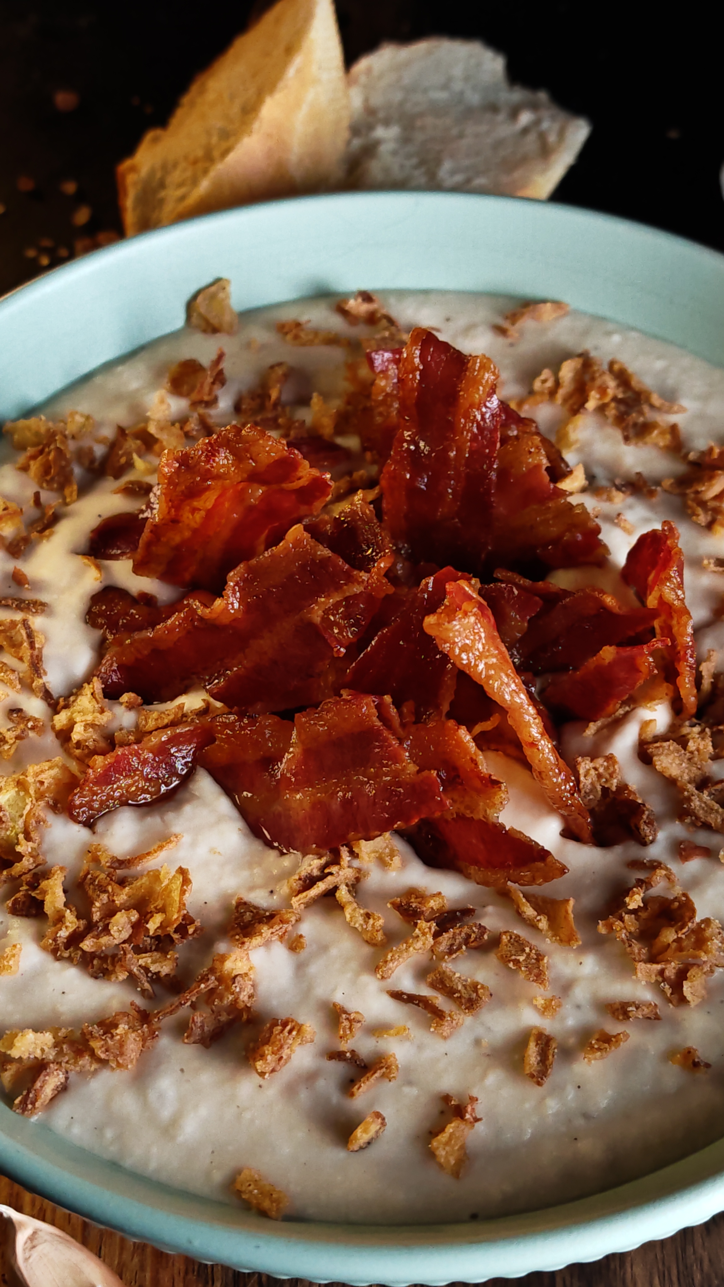 Pastă de fasole cu ceapă și bacon - Rețeta rapidă și gustoasă