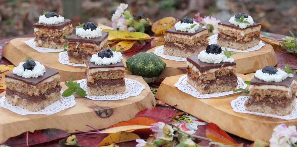 Prajitura cu dragoste ( Leontina 55 )