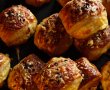 Mini pateuri cu brânză și ceapă verde - Rapide și delicioase-2