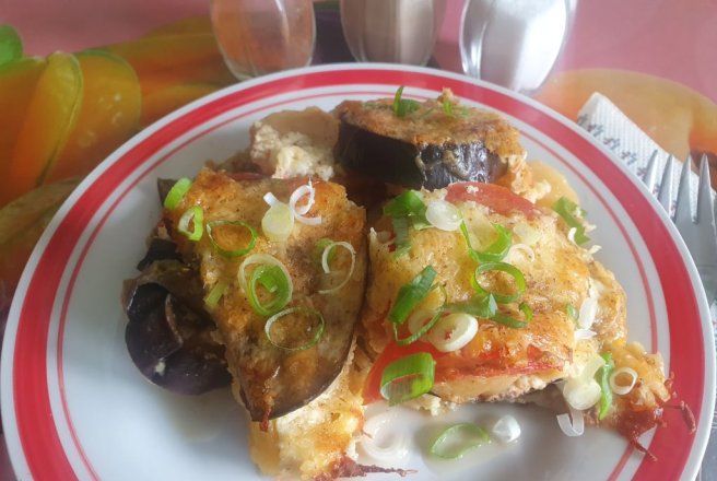 Gratin de vinete cu cartofi si cascaval – savuros si simplu de facut.