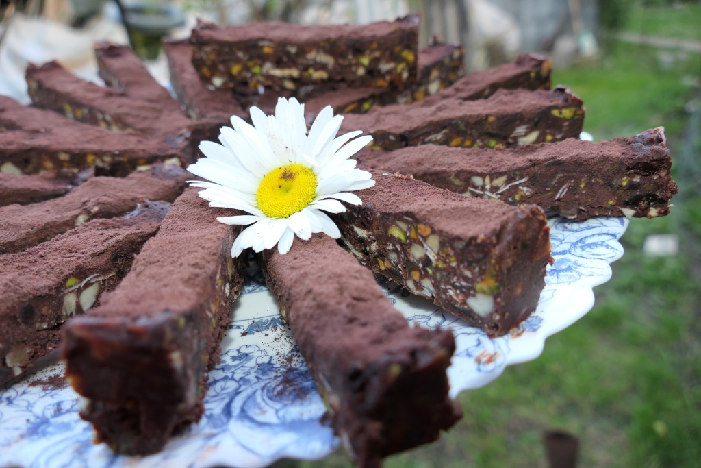 Batoane de ciocolata ''cu de toate''